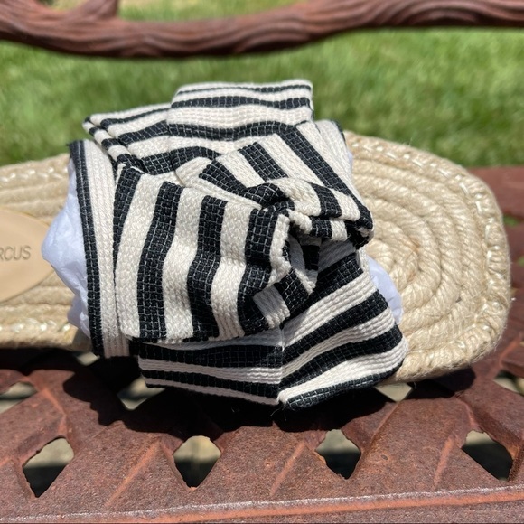 💋NWT NEIMAN Marcus Braided Just Slip On Stripe Bow Sandals - Picture 12 of 14